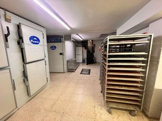 Local comercial en venta en Poniente-Norte - Miralbaida - Parque Azahara en Córdoba