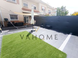 Casa adosada en venta en Las Lomas en Seseña