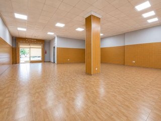 Local comercial en venta en San Luis en Almería