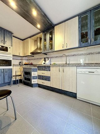 Casa adosada en venta en Zubia (La)