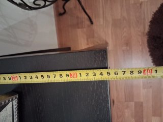 Consola de madeira escura