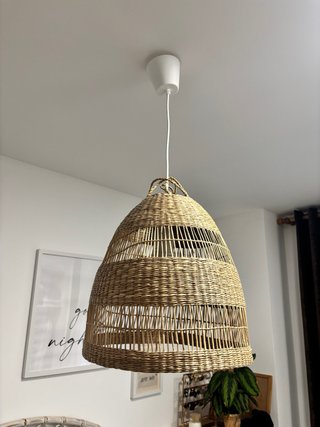 Lámpara de techo de mimbre con bombilla nueva