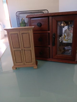Joyero y mueble de madera