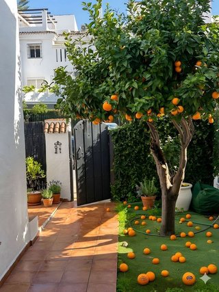 Casa adosada en venta en Nueva Andalucía centro en Marbella