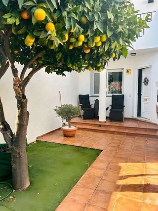 Casa adosada en venta en Nueva Andalucía centro en Marbella