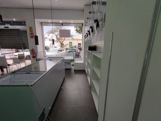 Local comercial en alquiler en Parque Ayala - Jardín de la Abadía - Huelín en Málaga