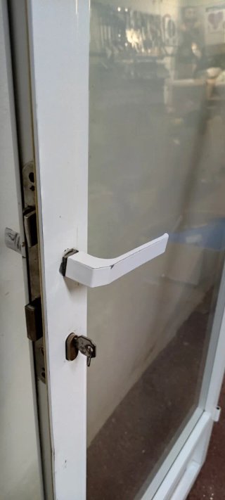 PUERTA ALUMINIO + MARCO ABRE A DERECHA EN PERFECTO