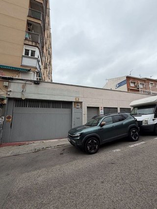Local comercial en alquiler en Peñagrande en Madrid
