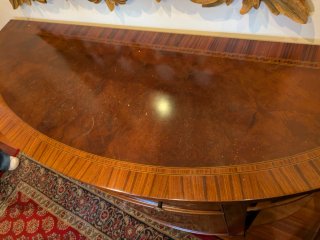 Muebles de madera con marquetería