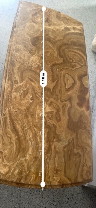 Mesa de centro de mármol y madera