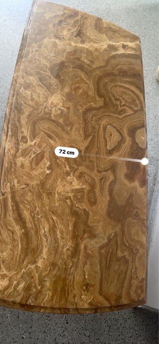 Mesa de centro de mármol y madera