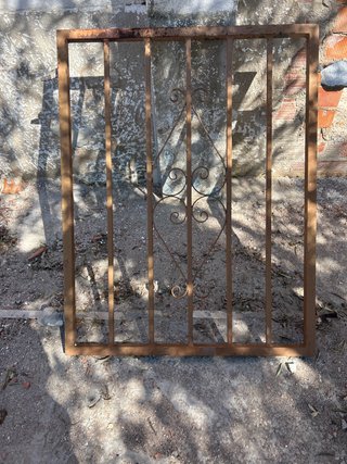 Reja de ventana de hierro forjado