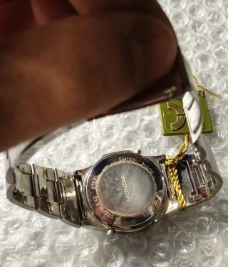 Orologio con movimento svizzero al quarzo Mondia,