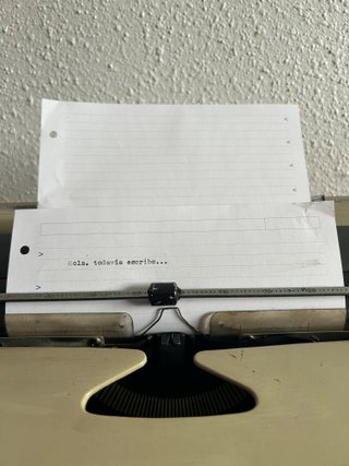 Máquina de escribir Consul de sobremesa