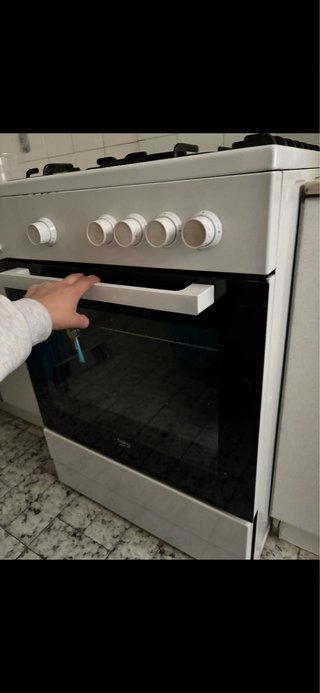 Cocina Beko 4 fuegos 50x50