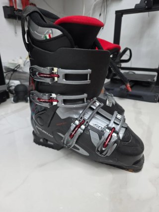 Botas de esquí Dalbello negras y rojas