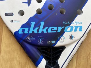 Pala pádel Akkeron (opción compra sin la funda)