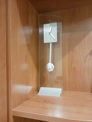 Reloj de sobremesa decorativo de cristal