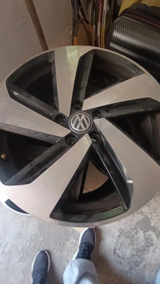 4 Llantas Originales Golf 7.5gti ÚLTIMA OFERTA.
