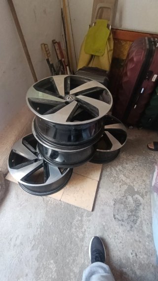 4 Llantas Originales Golf 7.5gti ÚLTIMA OFERTA.