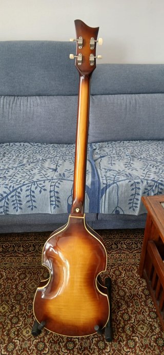 Bajo Höfner. Modelo 500/1. Construido en 1969.