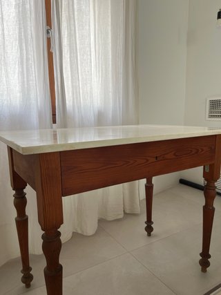 Mesa antigua mármol y madera restaurada