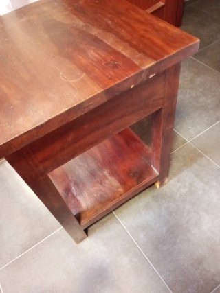 Mesita de noche de madera maciza