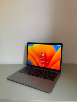 MacBook Pro 128GB SSD Gris Espacial