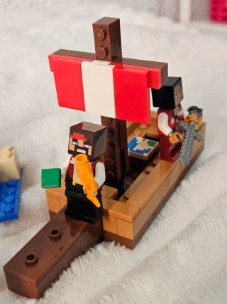 Lego Minecraft: El viaje en el barco pirata