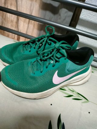 Zapatillas Nike Verdes y Rosas