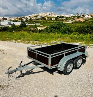 Remolque caja con lona