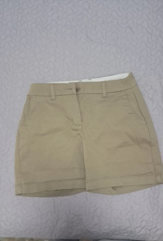 Pantalón corto beige