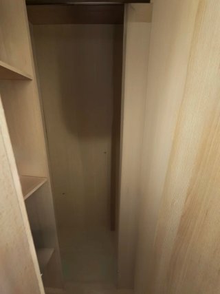 Armario esquinero de madera