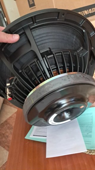 Subwoofer JBL Tornado 2200 15