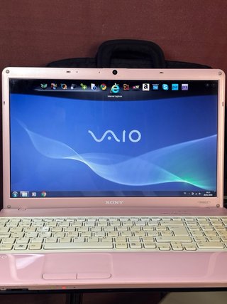 Portátil Sony Vaio Rosa PCG-71211M
