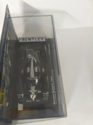 Coche a escala 1:43 Bentley Speed 8