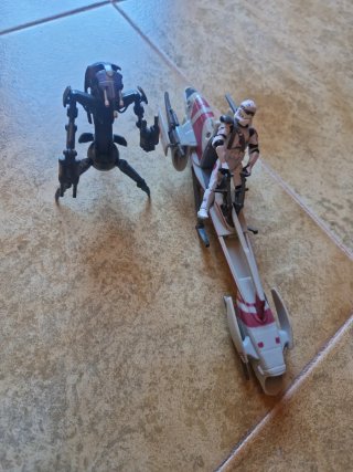 Figuras Star Wars: Droide y Soldado con speeder