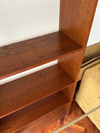 Estantería de madera marron