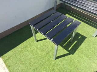Banco y mesa de exterior metal y madera