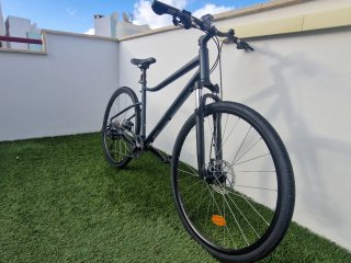 Bicicleta Trekking 28 Aluminio Monoplato