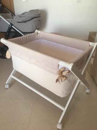 Minicuna bebé con colchón y colcha