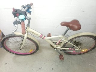 Bicicleta B'TWIN color crema