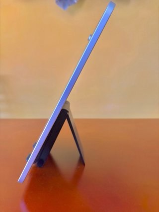 iPad A16 128GB Argento + Custodia + Caricatore