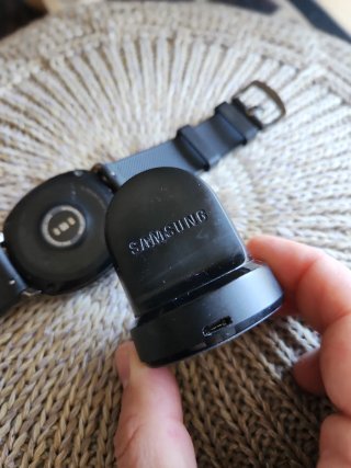 Reloj Samsung Gear Sport (SM-R600) + Cargador