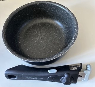 Pentolino con manico staccabile