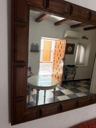 Espejo de madera grande