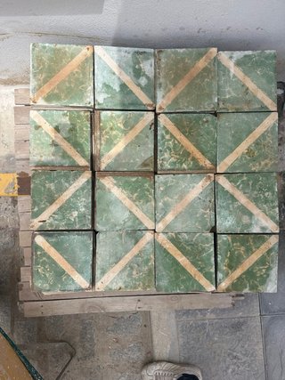 Baldosas hidráulicas antiguas verdes