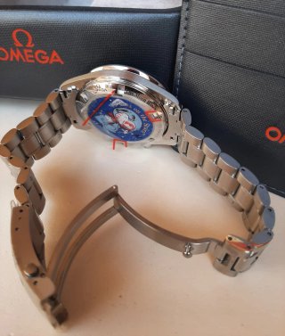 Omega Speedmaster Snoopy Edición Limitada