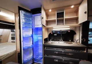 Caravana Hobby 490KMF De Luxe edition, con todo