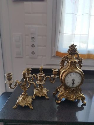 Juego 2 candelabros y reloj latón